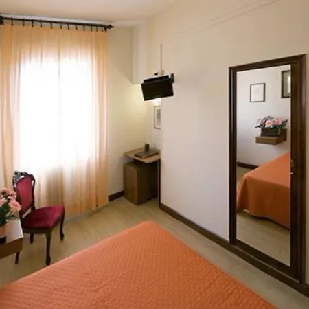 Roma Hotel 3*