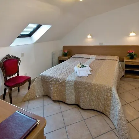Hotel Roma 3*