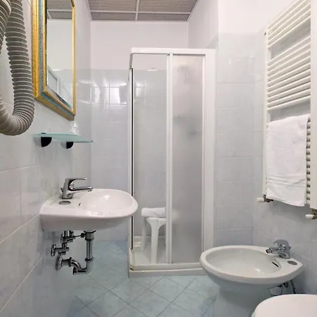 Roma Hotel 3*